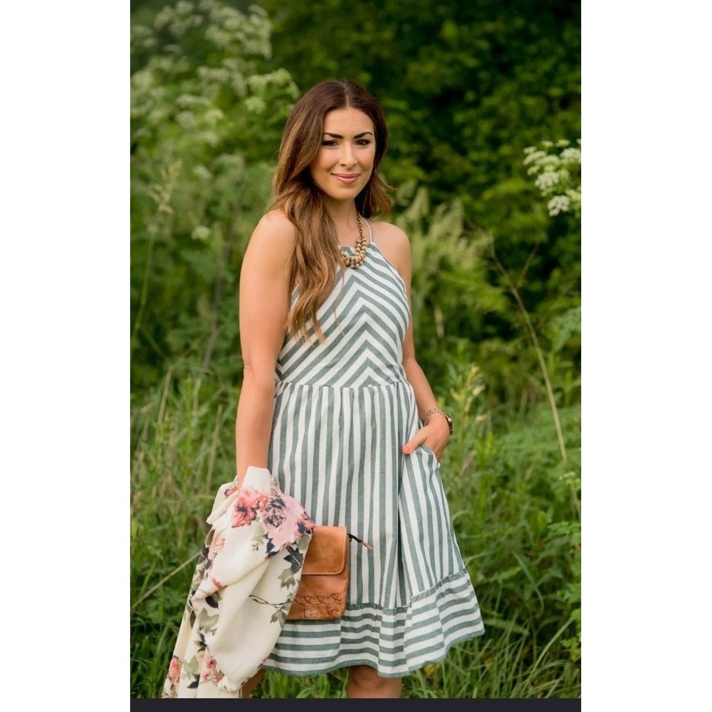 Betsey's Boutique Shop Striped Sun Dress Womens M Green White New Cutout Back